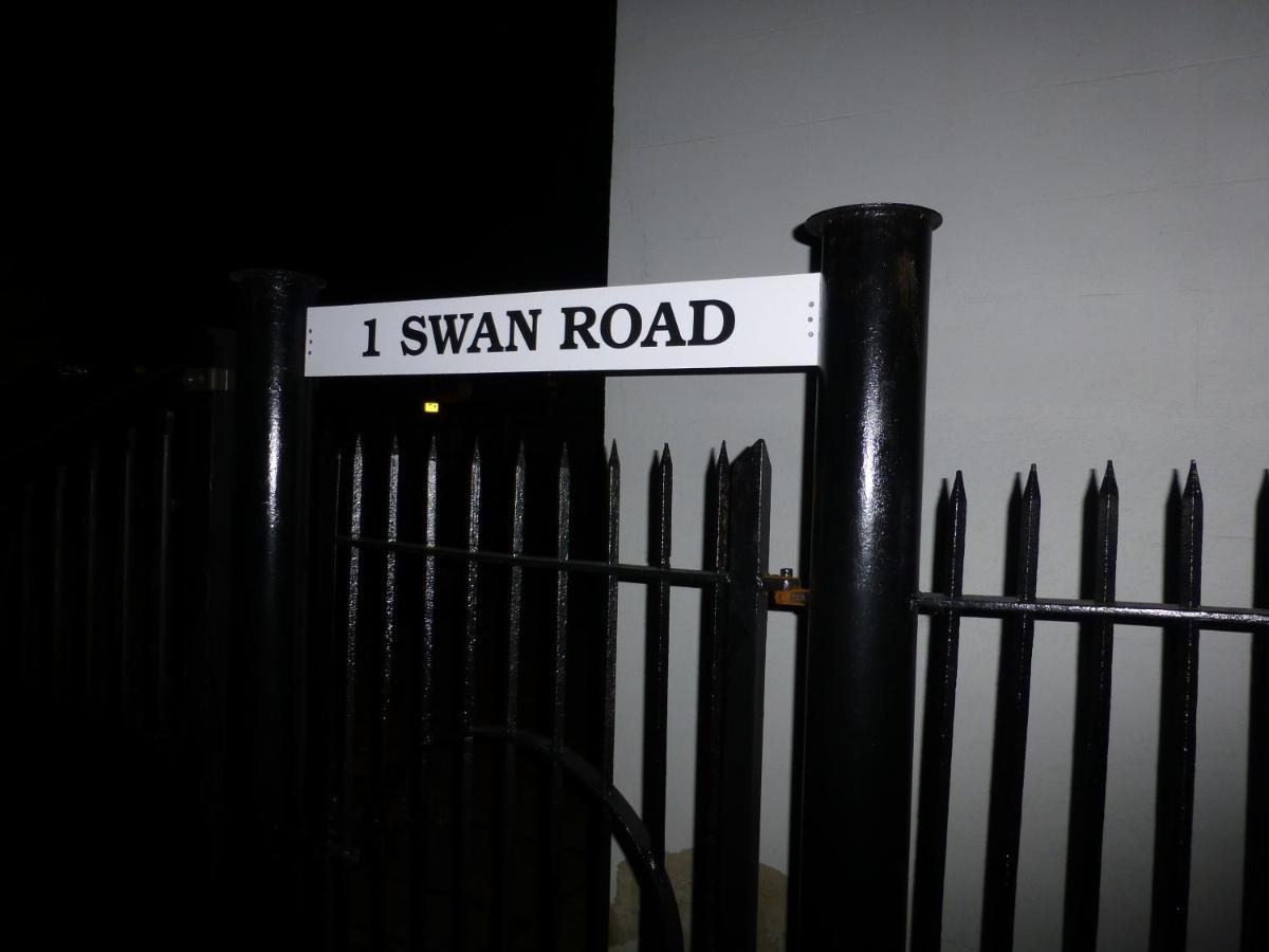 Swan Guest House London - Heathrow ฮิลลิงดัน ภายนอก รูปภาพ